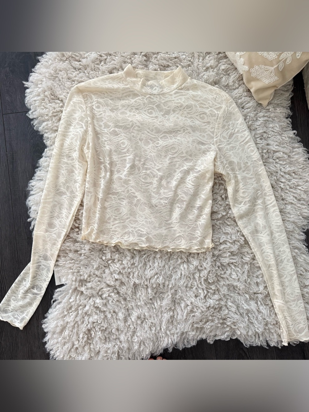 Forever 21 Cream Lace Mock-Neck Long Sleeve Top / Size Large Sheer Lace Shirt - Picture 6 of 6